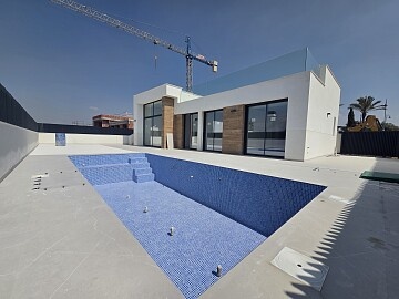 2 bedroom luxury detached villas on one storey in Condado de Alhama  in Ole International