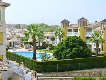 Detached villa with 3 bedrooms and private garden near Villamartin * in Ole International