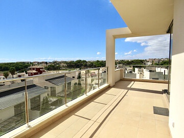3 beds penthouse with a large solarium in Los Dolses in Ole International