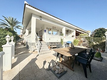 3 bedroom large villa near the beach in Punta Prima in Ole International