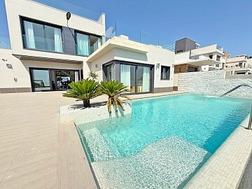 5 bedroom luxury detached villa in San Miguel de Salinas  in Ole International