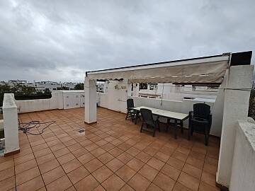 Bungalow met 2 slaapkamers op de bovenste verdieping in Condado de Alhama in Ole International