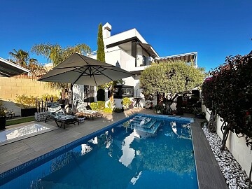 3 bedroom detached townhouse in Ciudad Quesada in Ole International