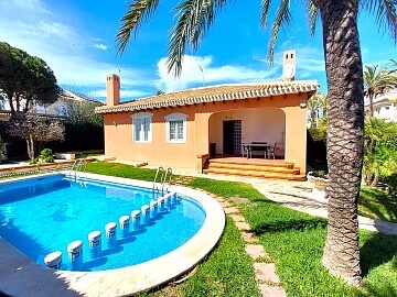 4-rumsvilla för korttidsuthyrning i Cabo Roig in Ole International