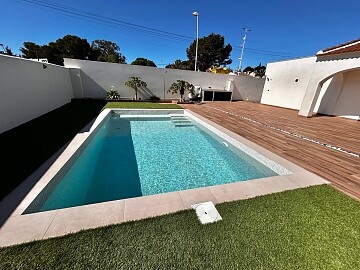 3 bedroom luxury detached villa in Los Balcones  in Ole International
