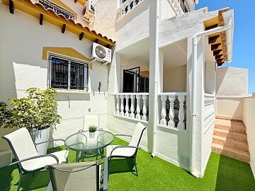 Recently renovated 3-bedroom townhouse in Los Altos  in Ole International