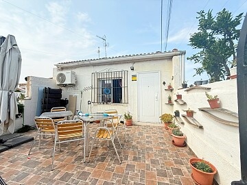 Te renoveren bungalow met 2 slaapkamers op de begane grond in Torreta  in Ole International